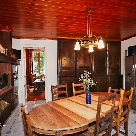 Apartamento Ilixon - Prives Proche Du Centre De Luchon, Parking, Billard, Jardin *