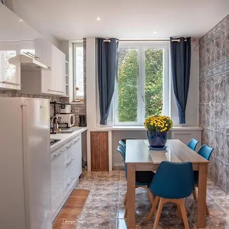 Apartamento Ilixon - Prives Proche Du Centre De Luchon, Parking, Billard, Jardin