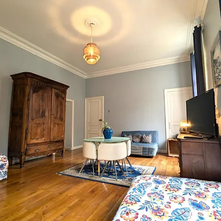 Apartment Ilixon - Prives Proche Du Centre De Luchon, Parking, Billard, Jardin Bagnères-de-Luchon