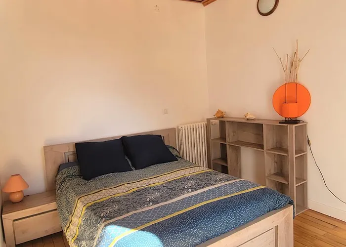 Апартаменты Ilixon - Prives Proche Du Centre De Luchon, Parking, Billard, Jardin