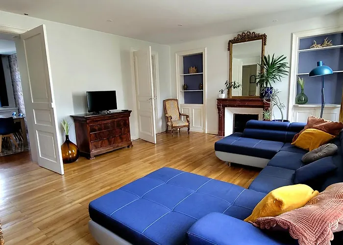 Апартаменты Ilixon - Prives Proche Du Centre De Luchon, Parking, Billard, Jardin *