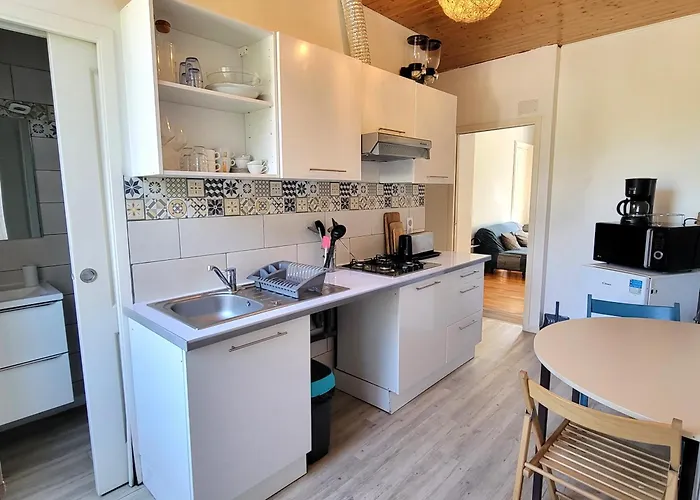 Апартаменты Ilixon - Prives Proche Du Centre De Luchon, Parking, Billard, Jardin *