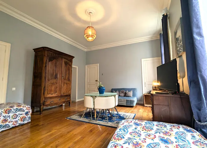 Апартаменты Ilixon - Prives Proche Du Centre De Luchon, Parking, Billard, Jardin Bagneres-de-Luchon