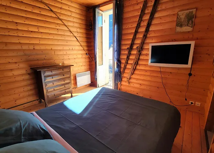 Апартаменты Ilixon - Prives Proche Du Centre De Luchon, Parking, Billard, Jardin Bagneres-de-Luchon