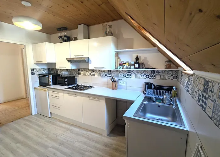 Ilixon - Prives Proche Du Centre De Luchon, Parking, Billard, Jardin