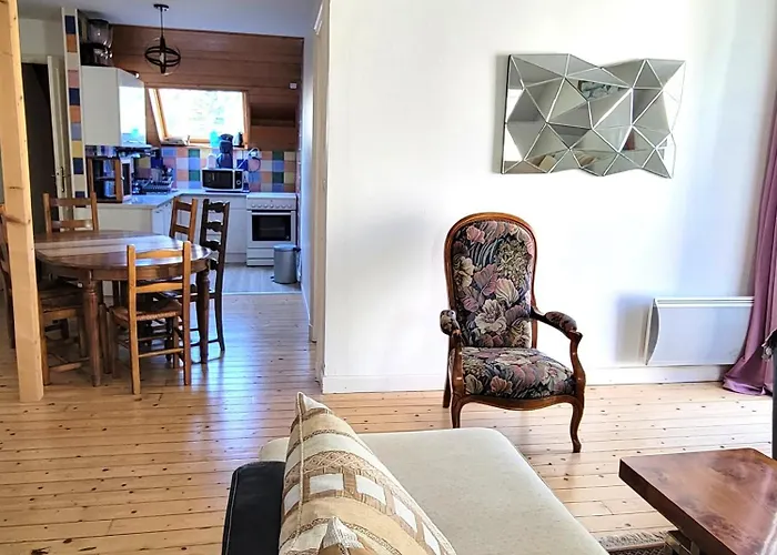 Апартаменты Ilixon - Prives Proche Du Centre De Luchon, Parking, Billard, Jardin